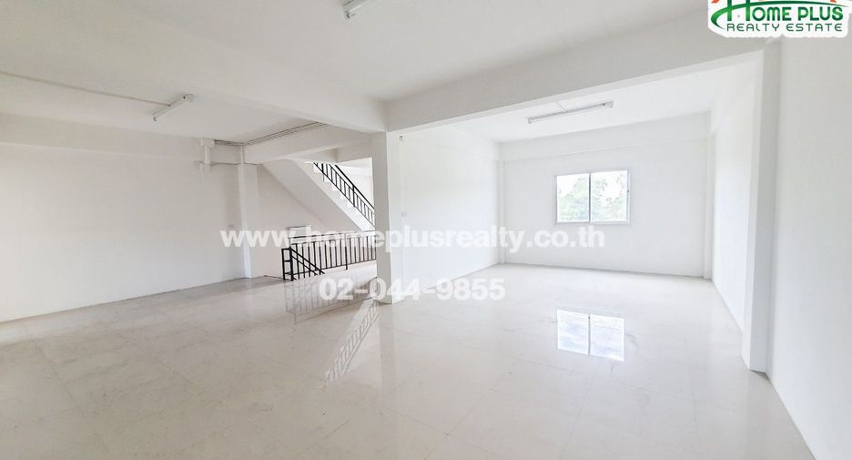 À vendre 4 chambres local commercial à Si Racha, Chonburi