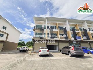 For sale 4 bedrooms retail Space in Si Racha, Chonburi
