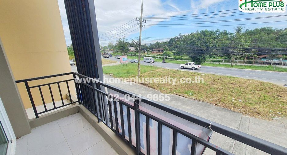 À vendre 4 chambres local commercial à Si Racha, Chonburi
