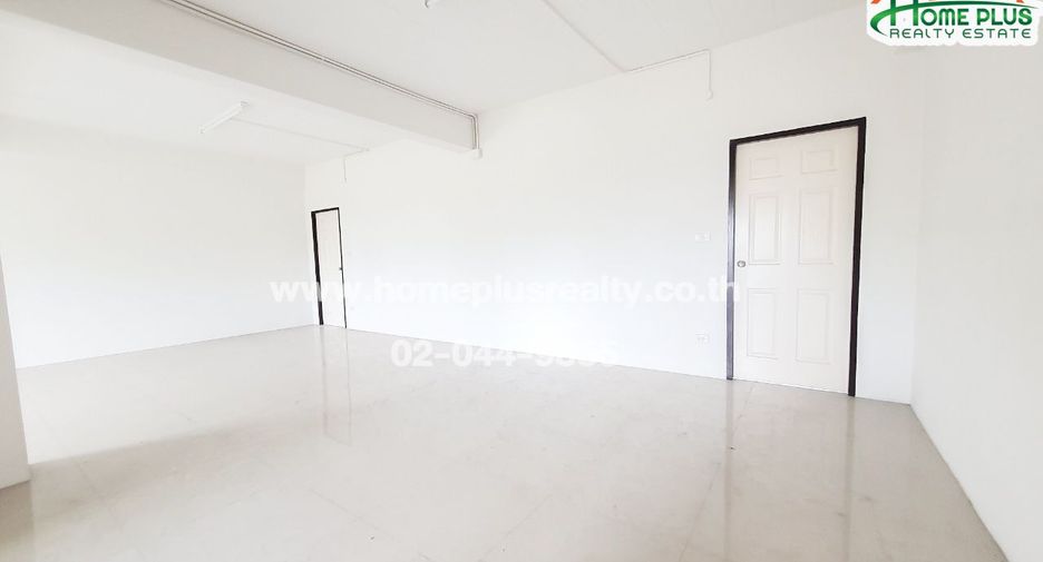 À vendre 4 chambres local commercial à Si Racha, Chonburi
