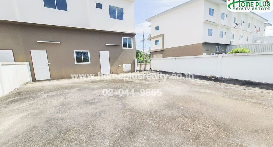À vendre 4 chambres local commercial à Si Racha, Chonburi