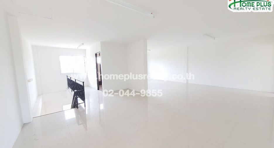 À vendre 4 chambres local commercial à Si Racha, Chonburi