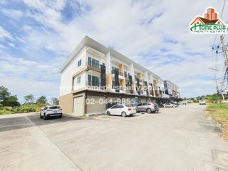 For sale 4 bedrooms retail Space in Si Racha, Chonburi