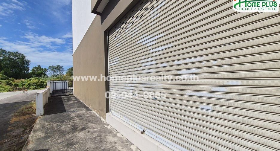 À vendre 4 chambres local commercial à Si Racha, Chonburi