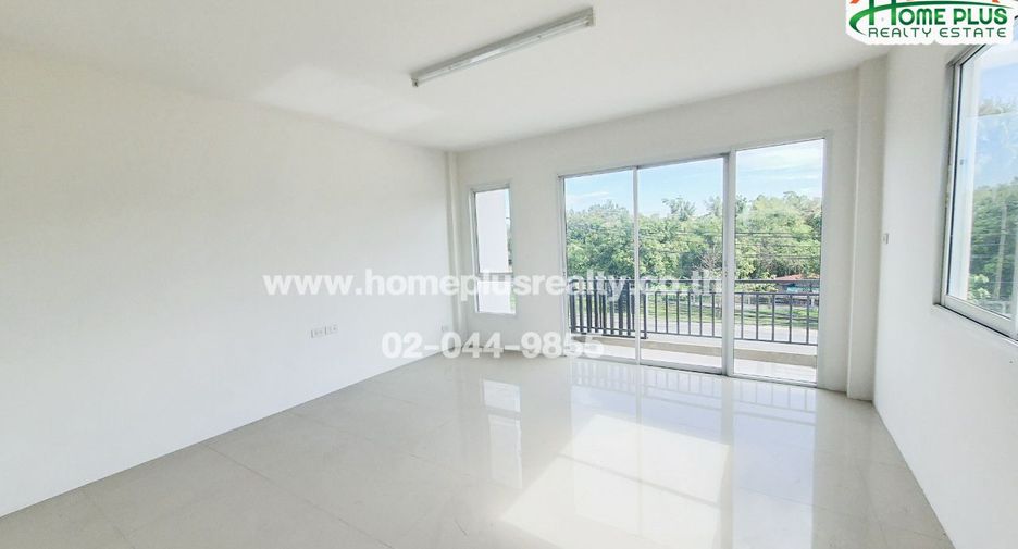À vendre 4 chambres local commercial à Si Racha, Chonburi