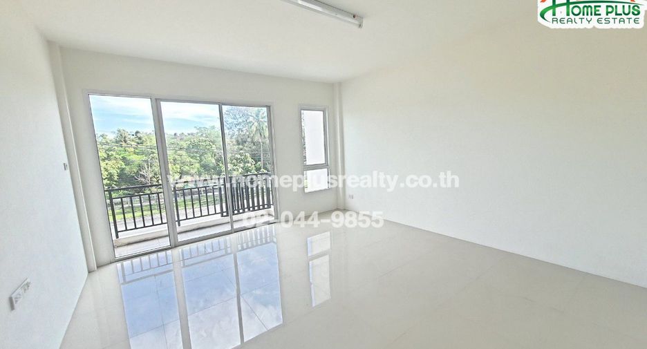 À vendre 4 chambres local commercial à Si Racha, Chonburi