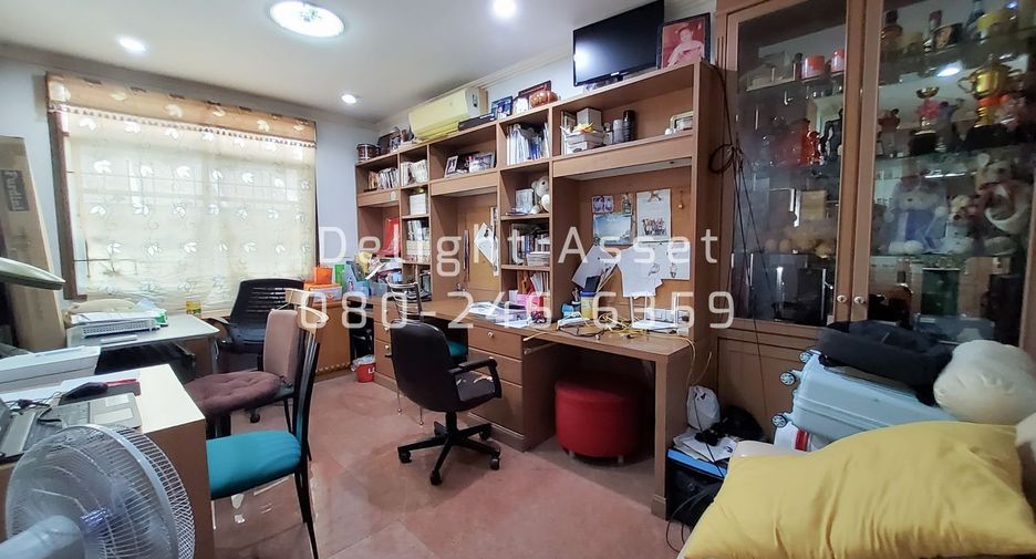 For sale 4 bedrooms house in Pak Kret, Nonthaburi