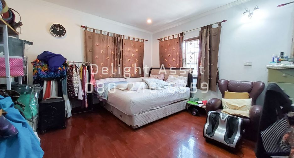 For sale 4 bedrooms house in Pak Kret, Nonthaburi