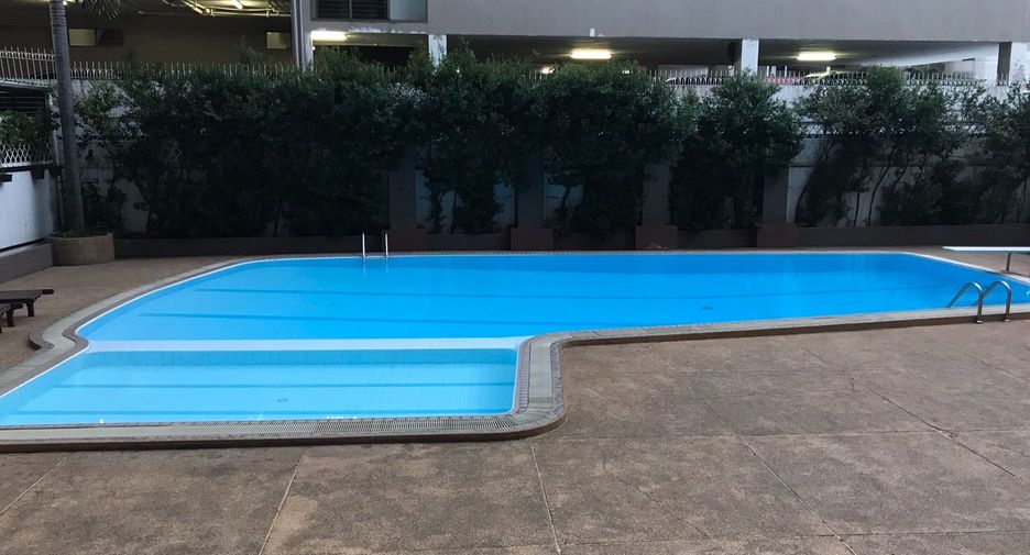 ให้เช่า และ ขาย 4 ห้องนอน คอนโด ใน คลองเตย, กรุงเทพฯ