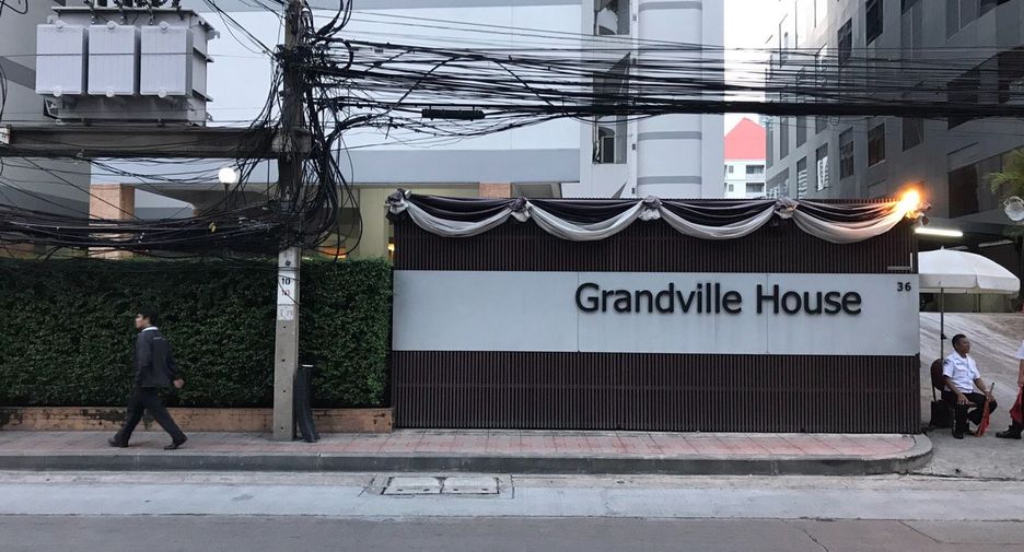 ให้เช่า และ ขาย 4 ห้องนอน คอนโด ใน คลองเตย, กรุงเทพฯ