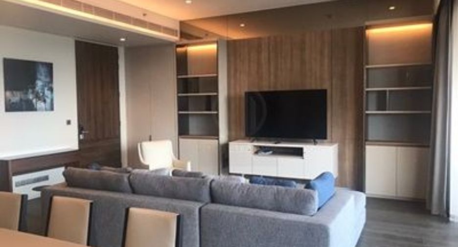 For rent 3 bedrooms condo in Watthana, Bangkok