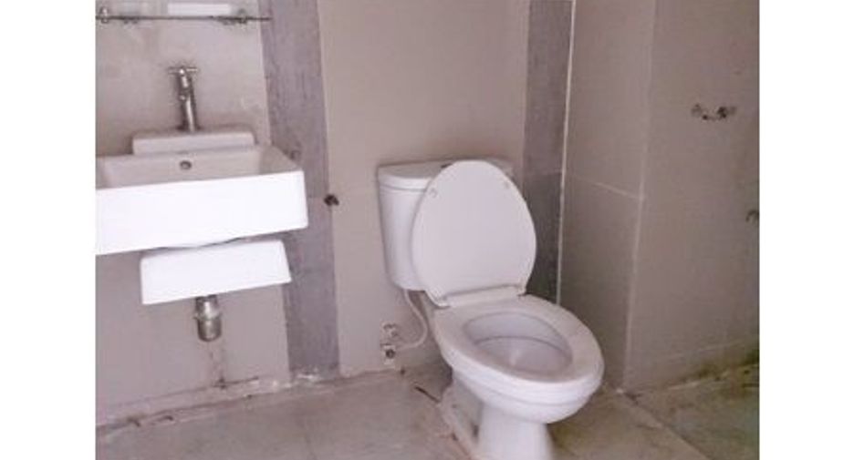 For sale 4 bedrooms townhouse in Min Buri, Bangkok