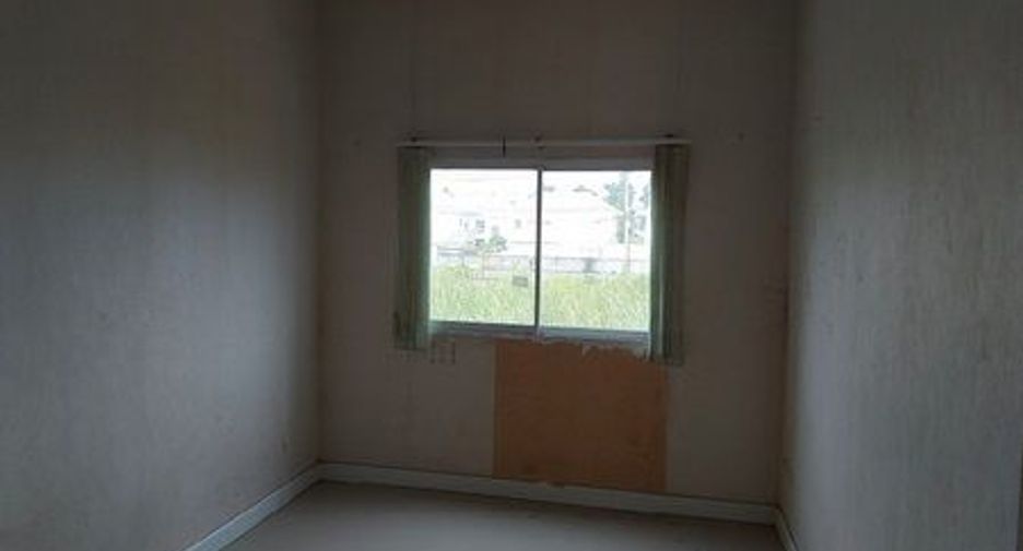 For sale 4 bedrooms townhouse in Min Buri, Bangkok