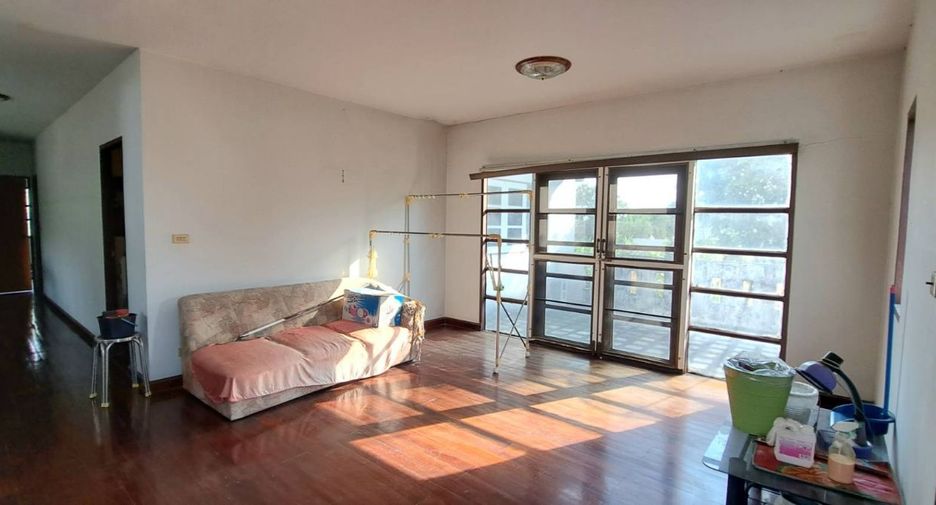 Haus zum Kauf mit 5 Zimmer in Min Buri, Bangkok