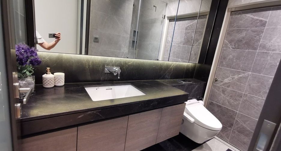 For rent and for sale 1 bed condo in Pathum Wan, Bangkok