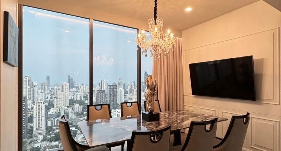 À louer 3 chambres condo à Khlong Toei, Bangkok