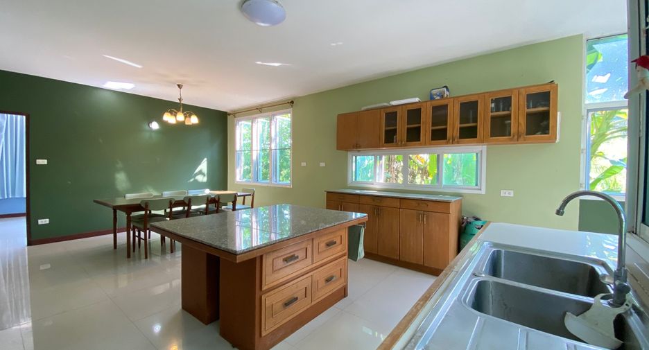 For sale 3 bedrooms house in Mueang Chiang Mai, Chiang Mai