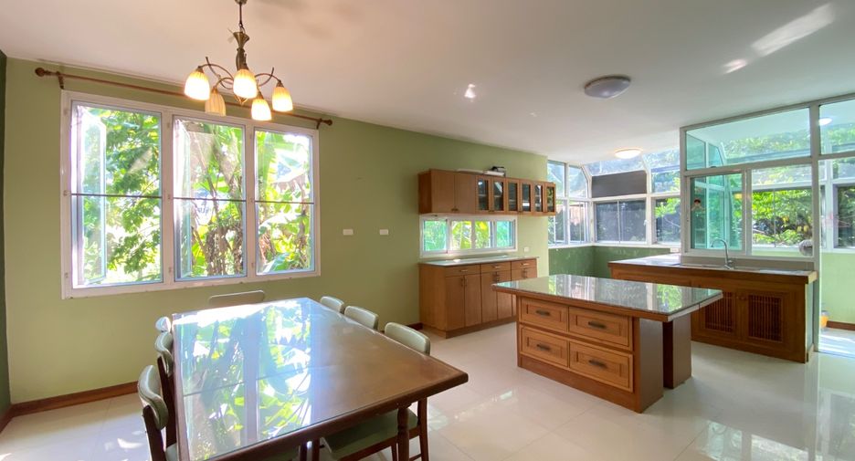 For sale 3 bedrooms house in Mueang Chiang Mai, Chiang Mai
