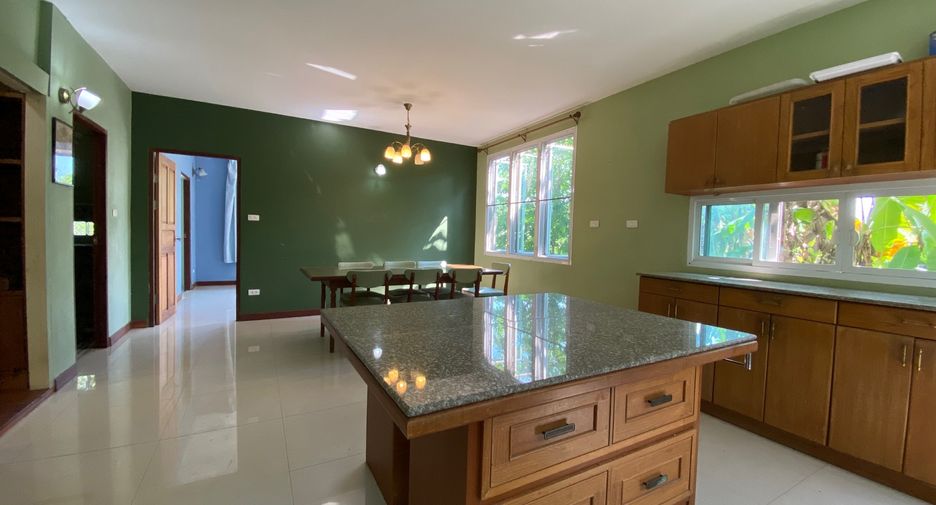 For sale 3 bedrooms house in Mueang Chiang Mai, Chiang Mai