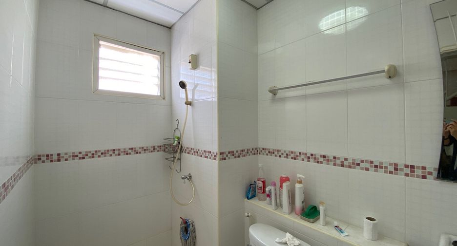 For rent and for sale 6 bedrooms retail Space in Mueang Chiang Mai, Chiang Mai