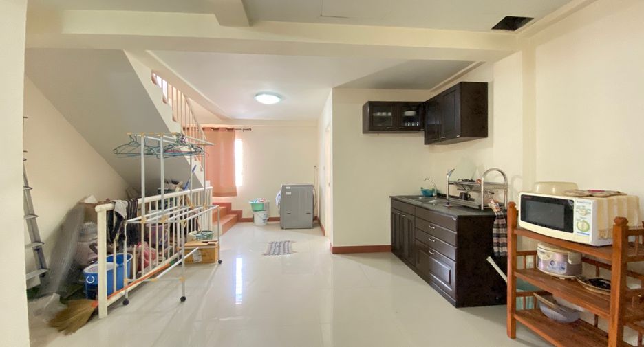 For rent and for sale 6 bedrooms retail Space in Mueang Chiang Mai, Chiang Mai