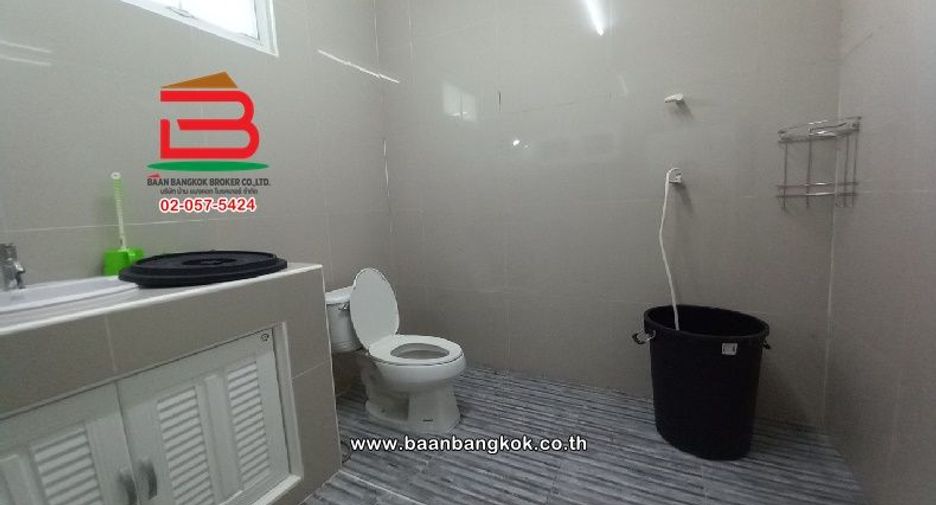 Haus zum Kauf mit 1 Zimmer in Khlong Sam Wa, Bangkok