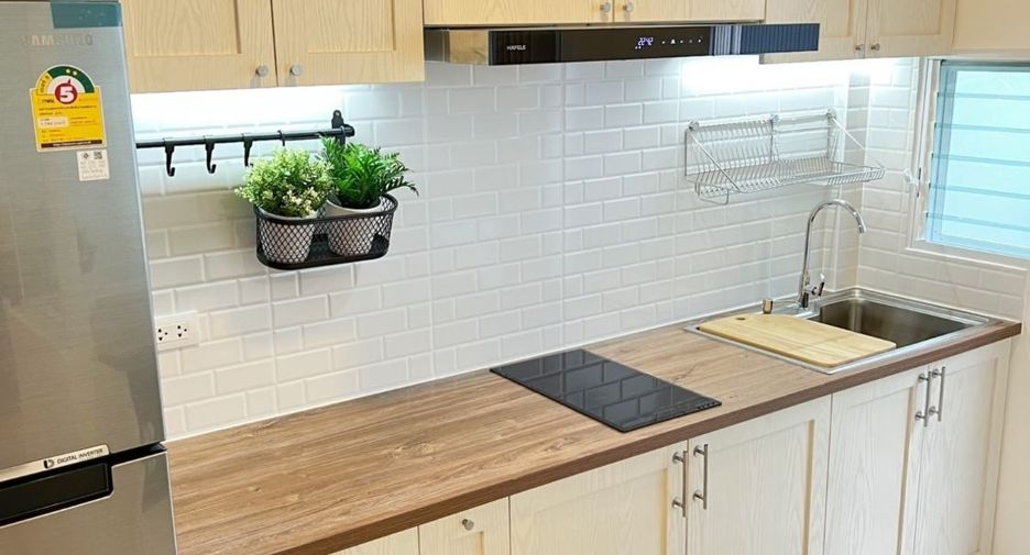 For rent 3 bedrooms townhouse in Prawet, Bangkok