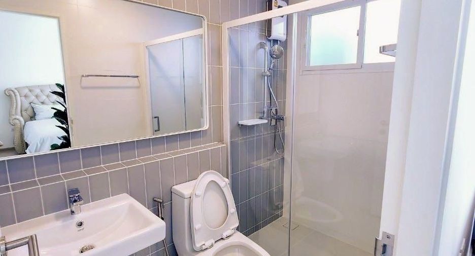 For rent 3 bedrooms townhouse in Prawet, Bangkok