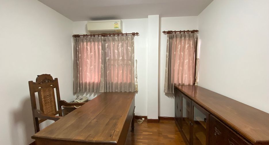 À vendre 4 chambres maison à San Kamphaeng, Chiang Mai