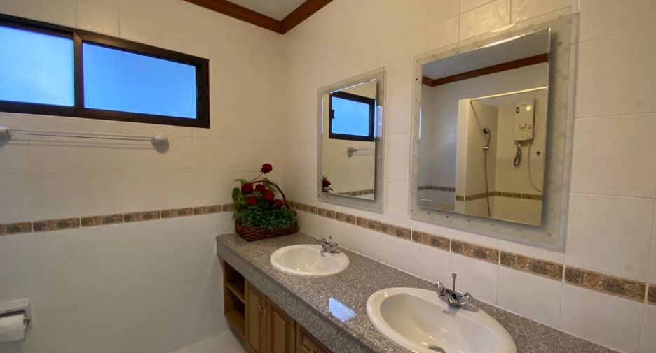 À vendre 4 chambres maison à San Kamphaeng, Chiang Mai