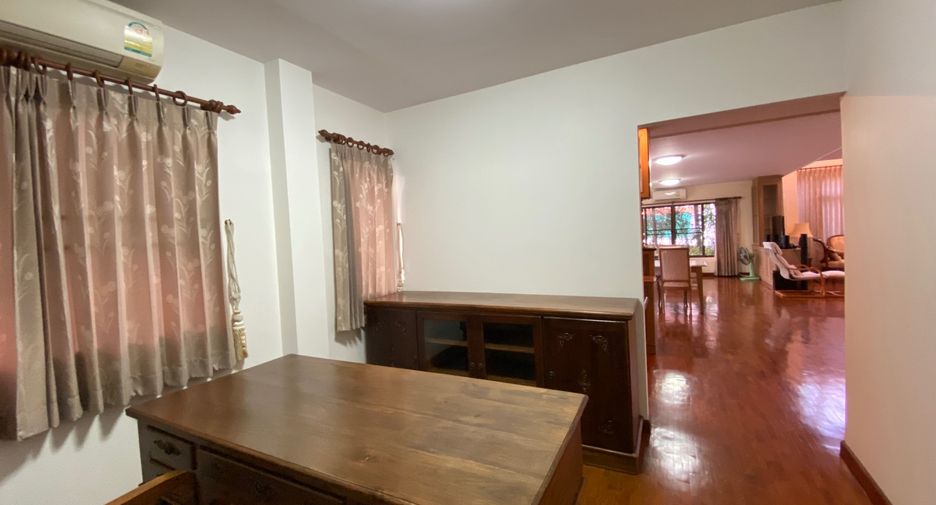 À vendre 4 chambres maison à San Kamphaeng, Chiang Mai