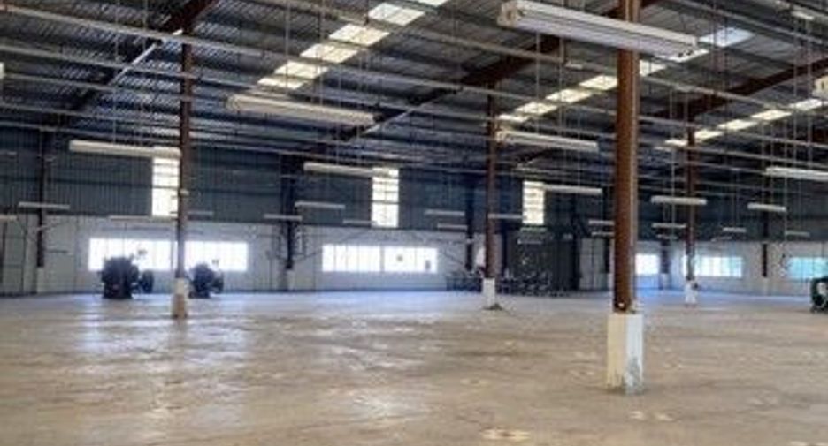 For rent 24 bed warehouse in Song Phi Nong, Suphan Buri