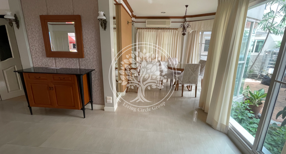 For rent and for sale 4 bedrooms townhouse in Watthana, Bangkok