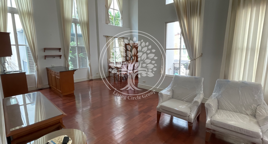 For rent and for sale 4 bedrooms townhouse in Watthana, Bangkok