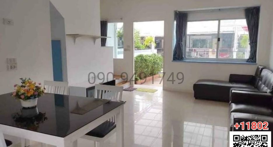 For sale 3 bedrooms townhouse in Watthana, Bangkok