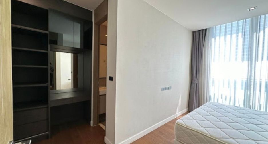 For rent 4 bedrooms house in Watthana, Bangkok