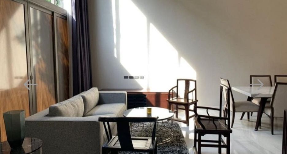 For rent 4 bedrooms house in Watthana, Bangkok