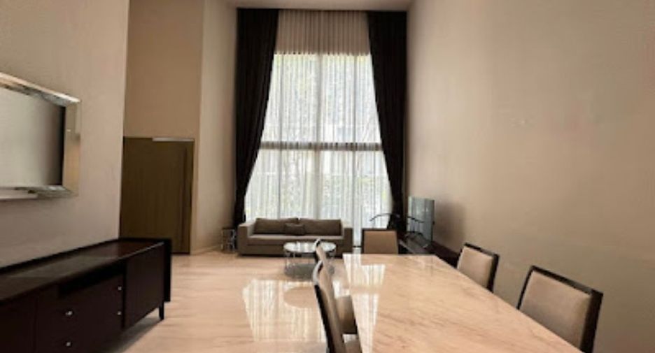 For rent 4 bedrooms house in Watthana, Bangkok
