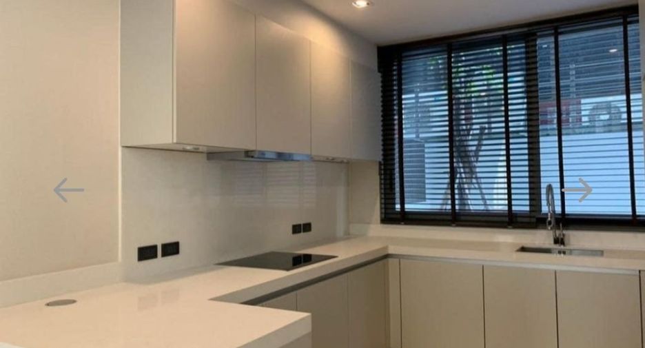 For rent 4 bedrooms house in Watthana, Bangkok