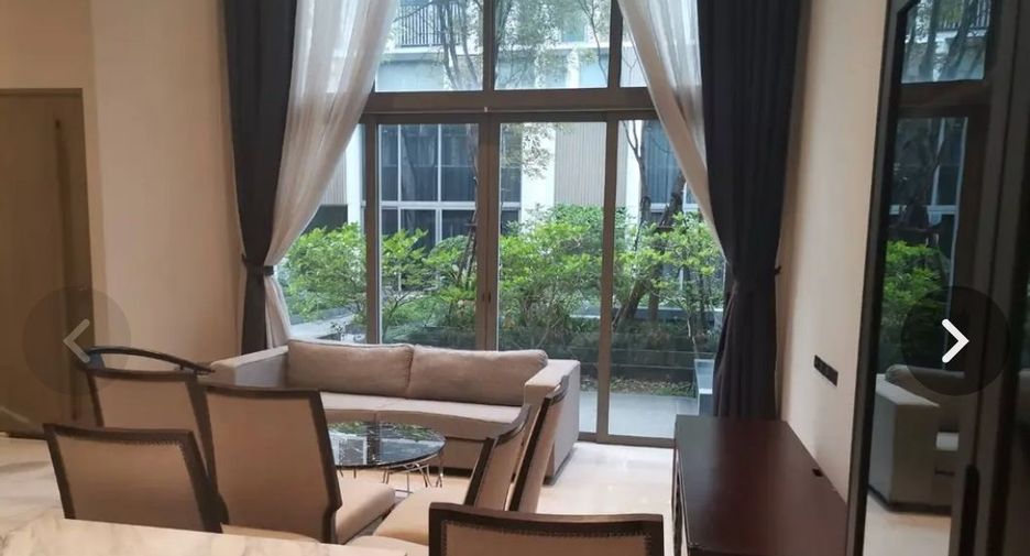 For rent 4 bedrooms house in Watthana, Bangkok