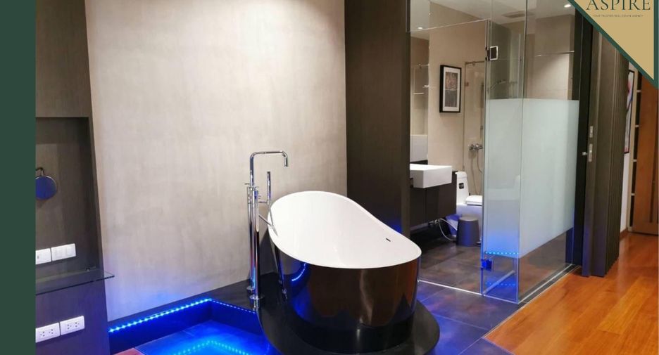 For sale 2 bedrooms condo in Yan Nawa, Bangkok