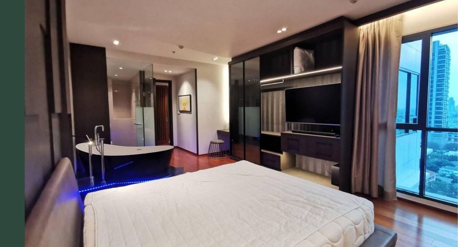 For sale 2 bedrooms condo in Yan Nawa, Bangkok