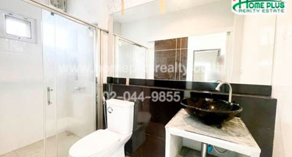 Casa en venta de 3 habitaciones en Bang Khen, Bangkok