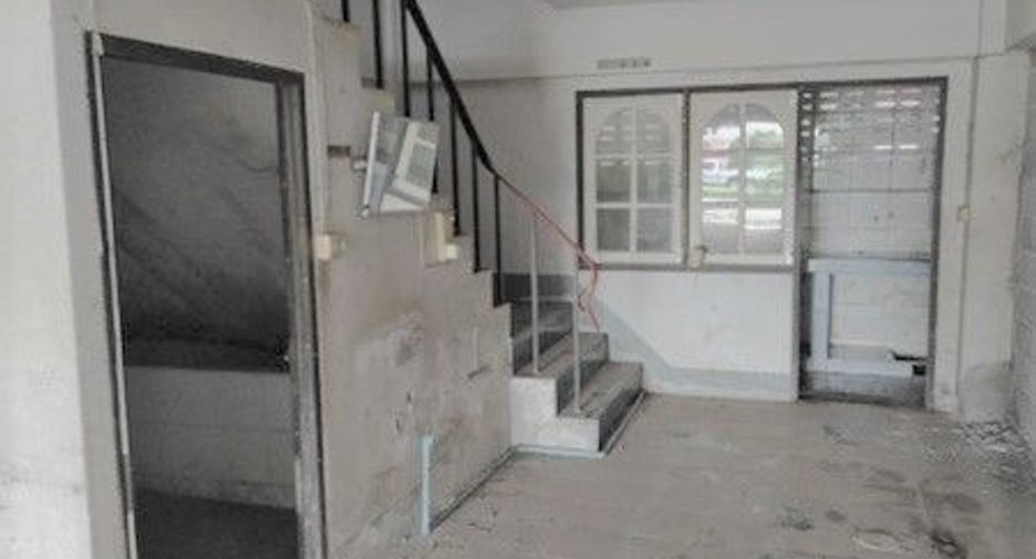 For sale 4 bedrooms retail Space in Mueang Sakon Nakhon, Sakon Nakhon