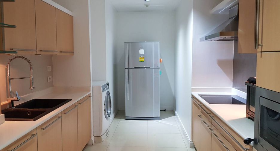 Condo en alquiler de 2 habitaciones en Pathum Wan, Bangkok