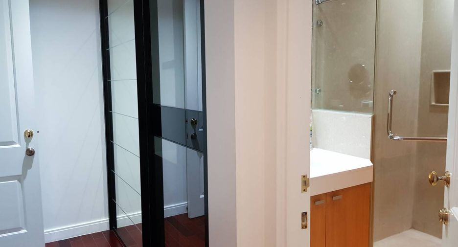 Condo en alquiler de 2 habitaciones en Pathum Wan, Bangkok
