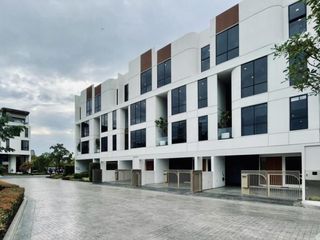 For sale 3 bedrooms house in Yan Nawa, Bangkok