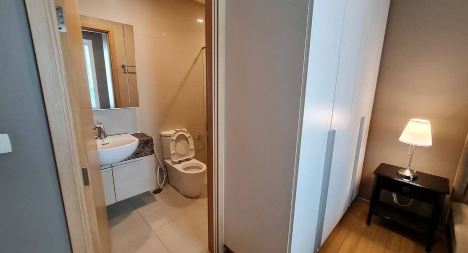 For rent 3 bedrooms condo in Khlong Toei, Bangkok