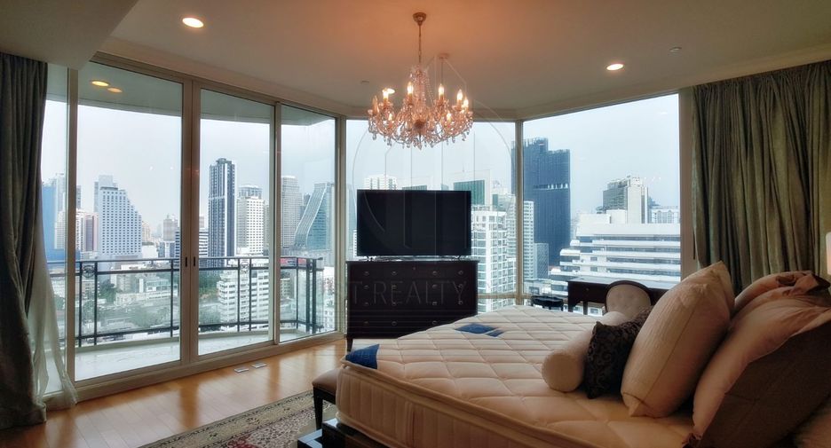 À louer 4 chambres condo à Watthana, Bangkok