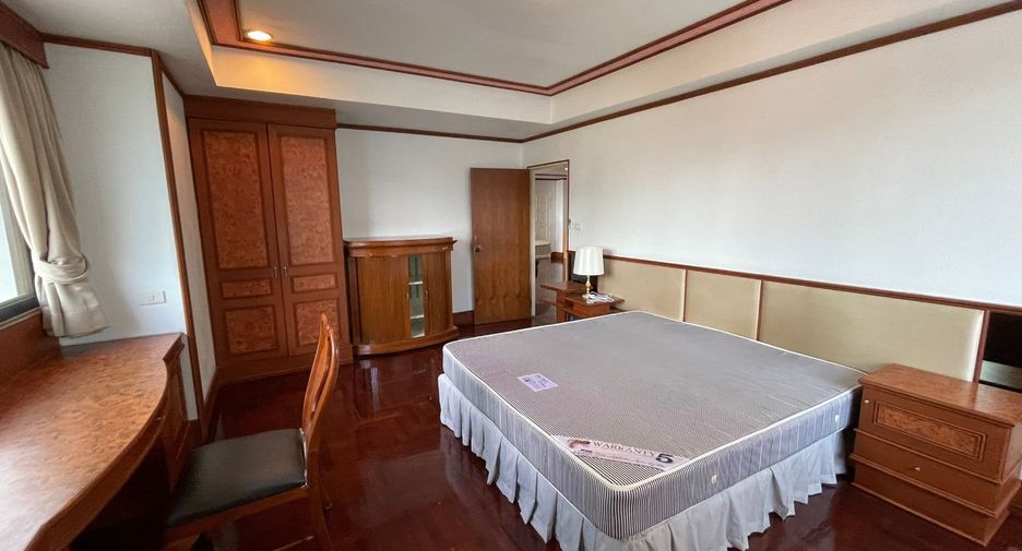 For rent 2 bedrooms apartment in Sathon, Bangkok